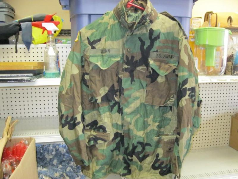 lot 155 image: Army Issue Jacket Size Medium Regul...