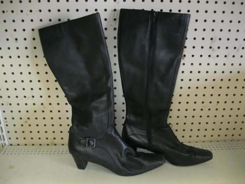 lot 156 image: Pair Of Karen Scott Leather Boots S...