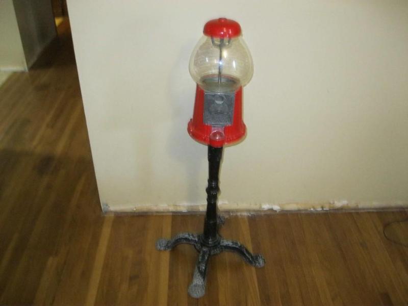 lot 4 image: Carousel Gumball Machine Legs Need ...