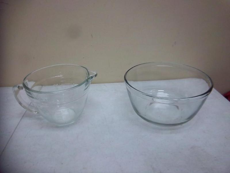lot 57 image: Clear Glass Bowl Lot -Anchor Hockin...