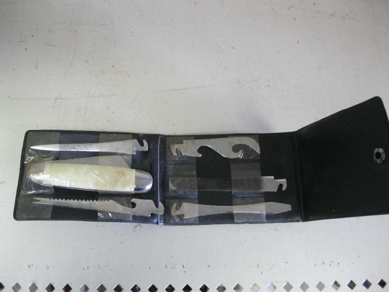 lot 81 image: Vintage Knife With Interchangeable ...