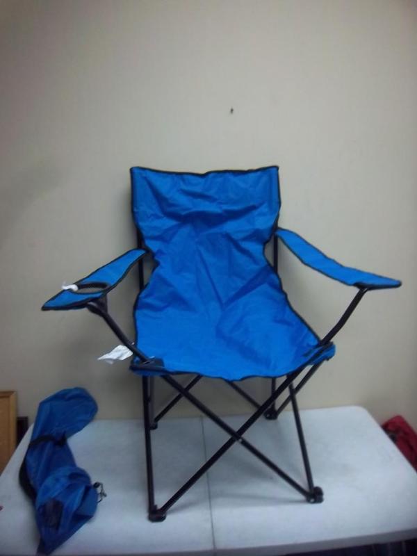 lot 86 image: Folding Blue Bag Chair...