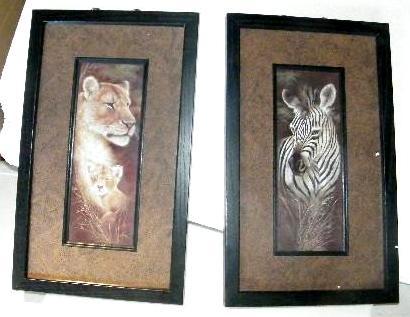 Lot of 2 Animal Pictures - Has soli...