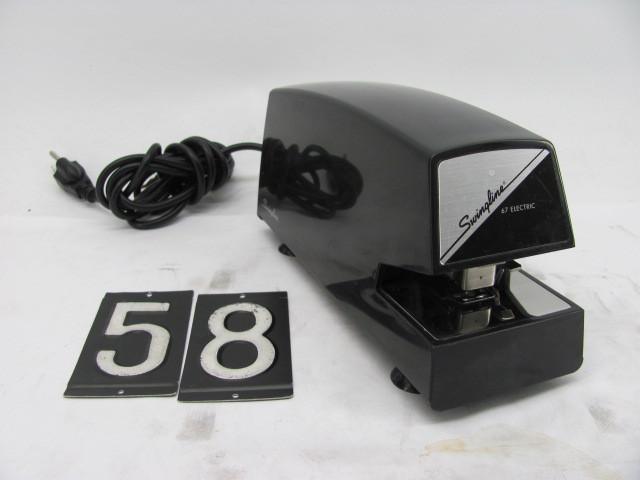 lot 58 image: Swingline 67 electric stapler. Test...