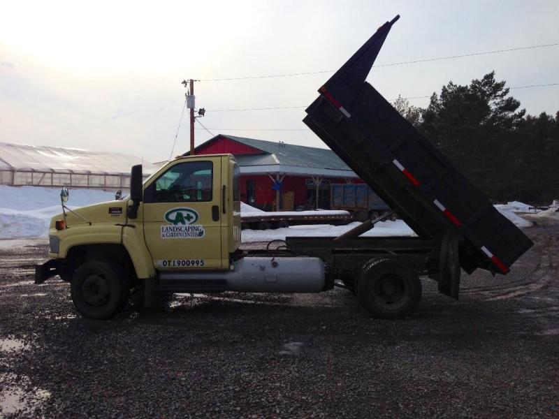 lot 1 image: 2003 GMC C5500, Dump Truck, 22,000lb GVWR, NO CDL REQUIRED, 10,000lb payload capacity