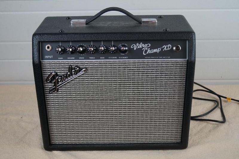 Fender Vibro&nbspChamp Amp Very ni...
