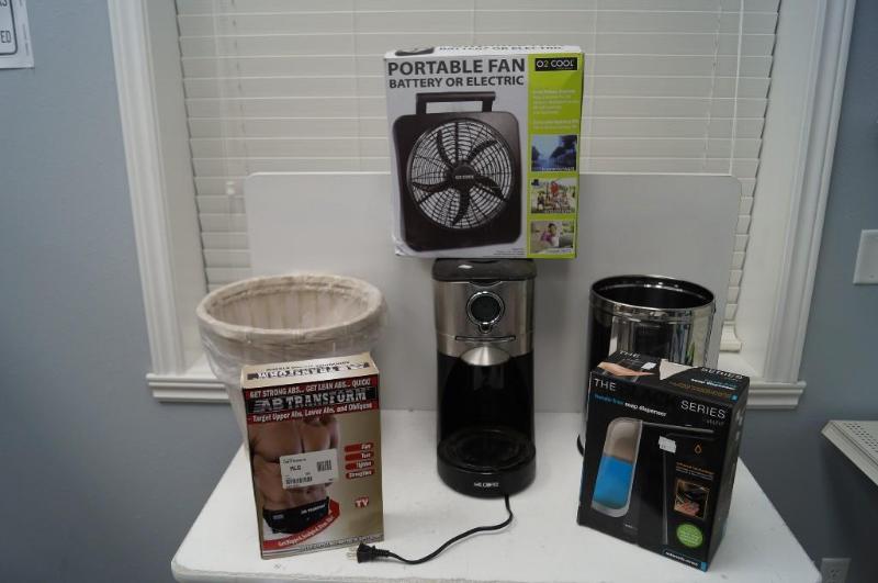 lot 10 image: A lot of housewares  mr coffee...