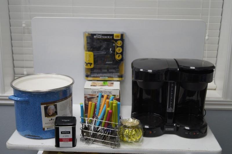 lot 11 image: a lot of houseware  paula deen...