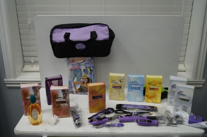 lot 17 image: a lot of housewares and tools ...