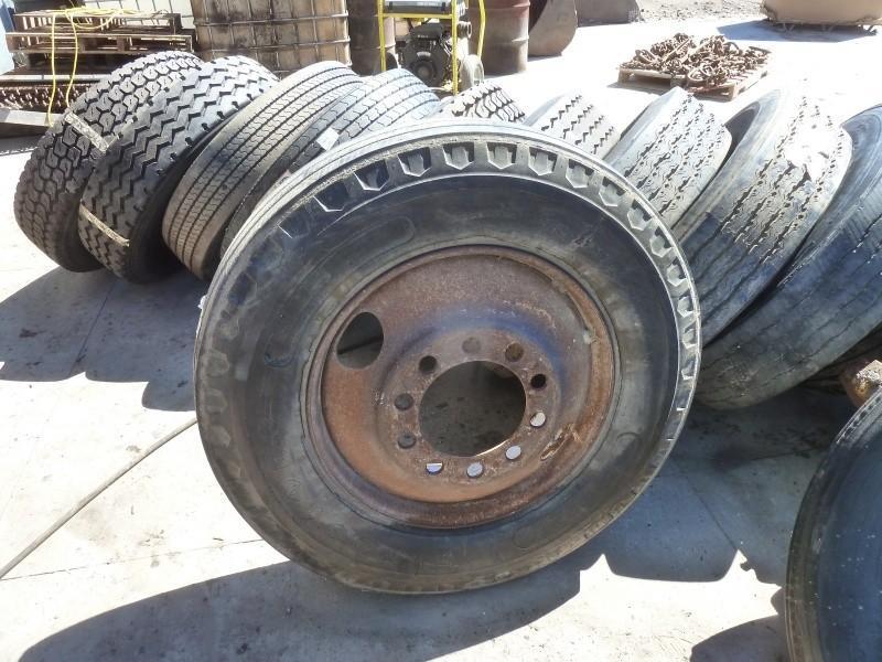 Firestone Tire #15 11R- 24.5 Tire ...
