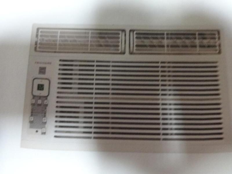 FRIGIDAIRE&nbsp 5000 BTU WINDOW UN...