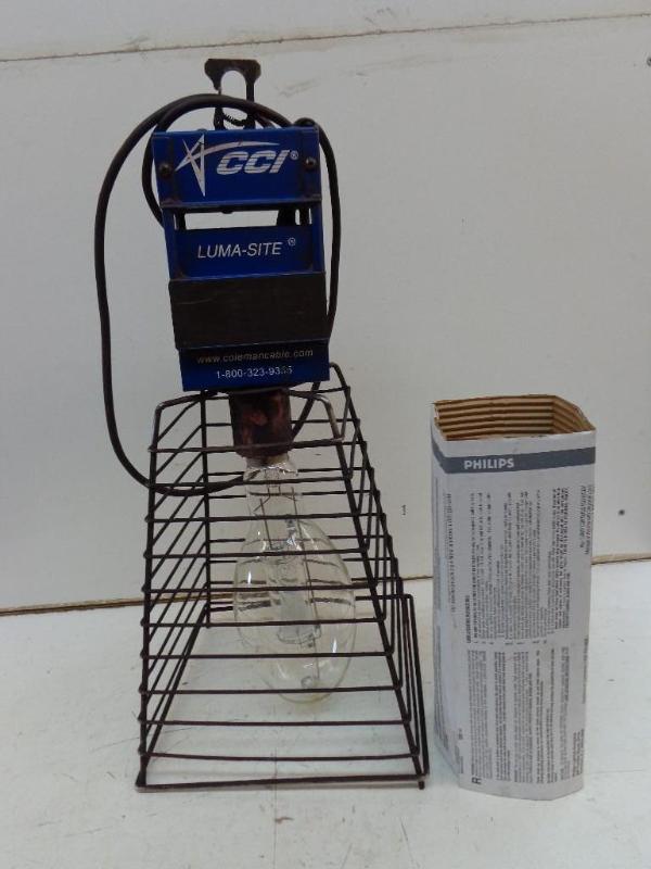 lot 10 image: Coleman 07605 Luma-Site 400W Metal ...
