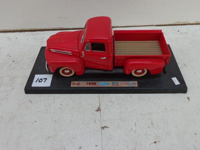 lot 107 image: Die Cast Truck 1948 Ford F-1 Pick U...