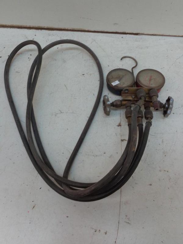 lot 119 image: Air Conditioner Pressure Gauges Pre...