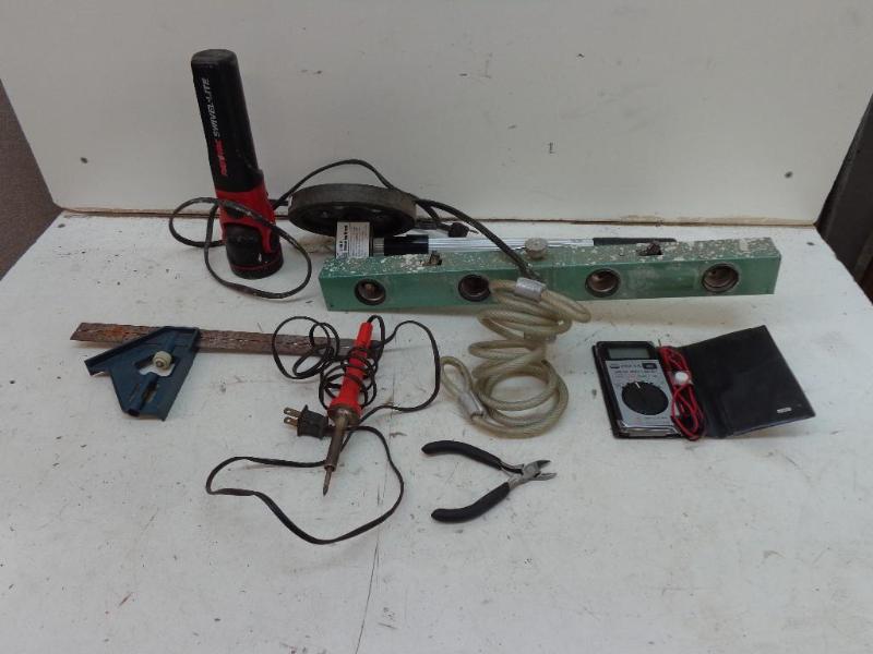 lot 137 image: Misc Tools Stanley Combination Squa...