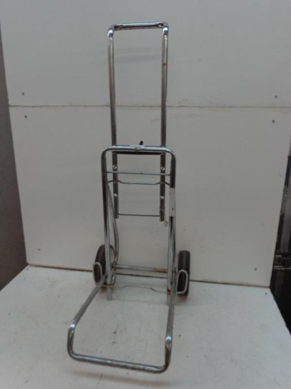 lot 142 image: Luggage Cart Luggage Cart for hauli...