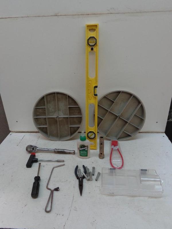lot 153 image: Various Selection Of Tools FishToo...