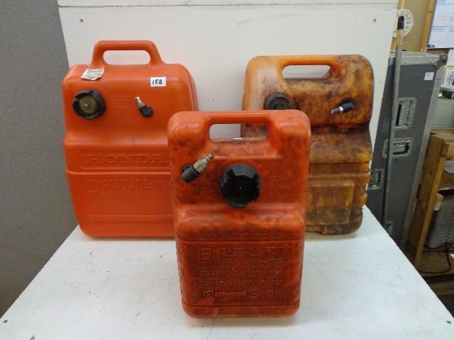 lot 158 image: 3 Gas Tanks for Boats 1 Attwood 6.6...