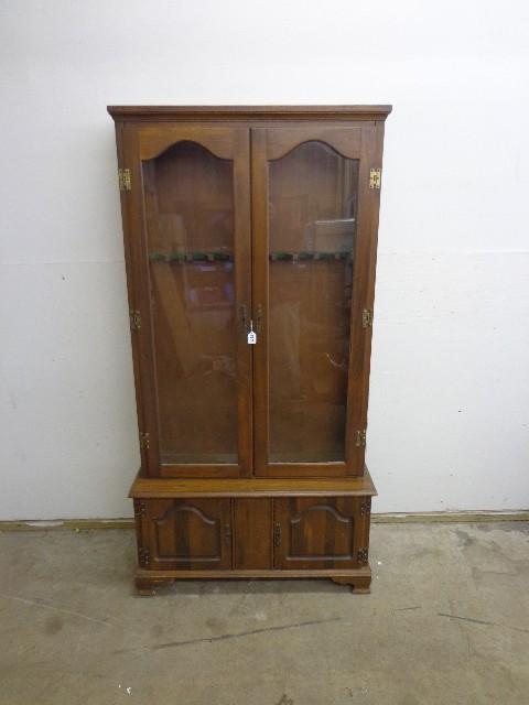 lot 177 image: Wooden Gun Cabinet 10 RifleShot Gu...