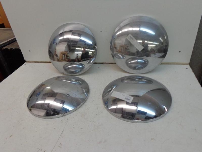 lot 25 image: 10.5" Globed&nbspHub Caps&nbs...