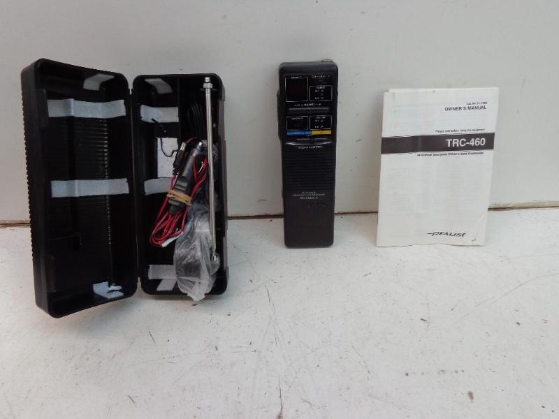 lot 27 image: Realistic 40-Channel Emergency Citi...