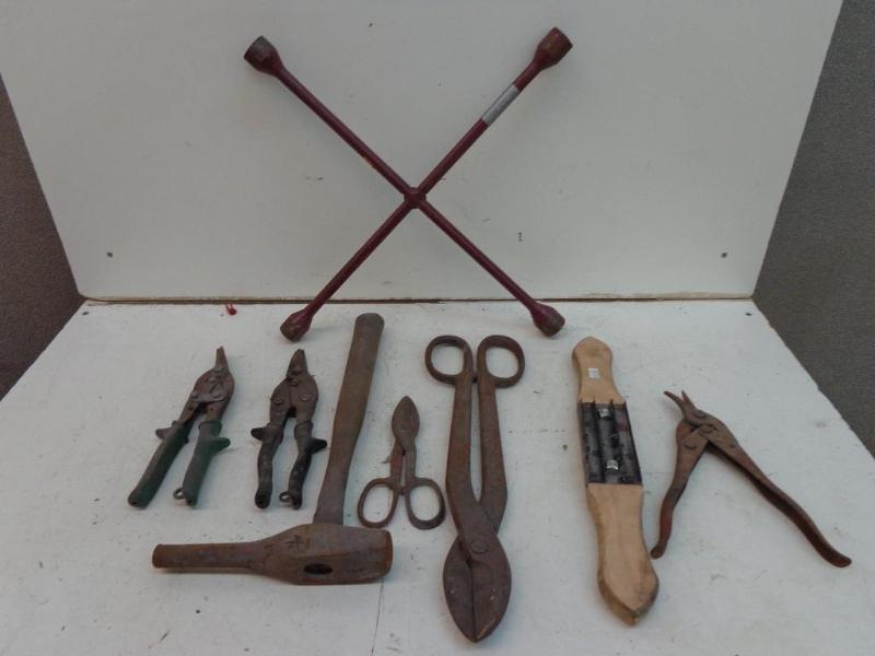 lot 65 image: Assorted Snips and Cutters Tin Snip...