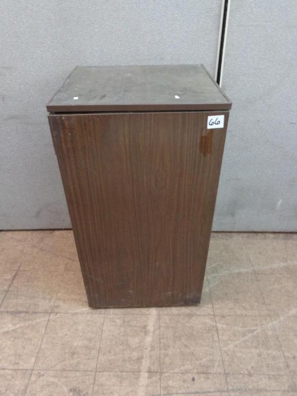lot 66 image: Mini Refrigerator w Freezer Owner ...