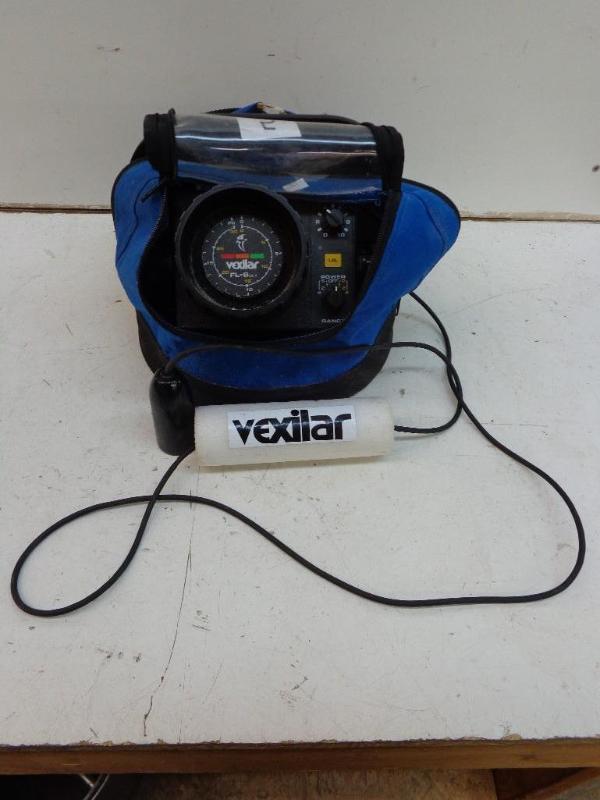 lot 9 image: Vexilar&nbspLocator FL-8 SLT Looks...