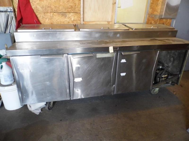 Refridgerated Prep Table. 7 Long. ...