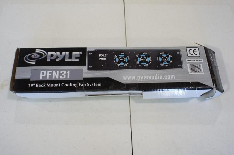 lot 11 image: Pyle rack mount cooling fan system....