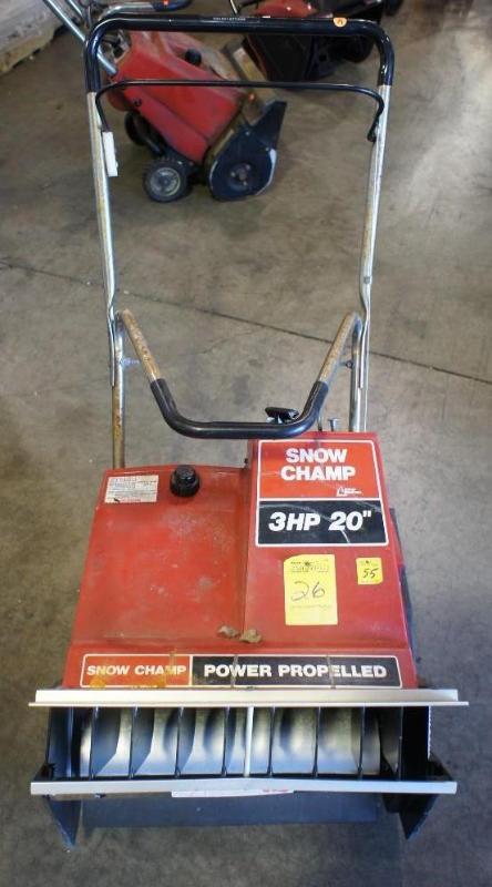 lot 39 image: Snow Champ 3HP 20" Snow blower...