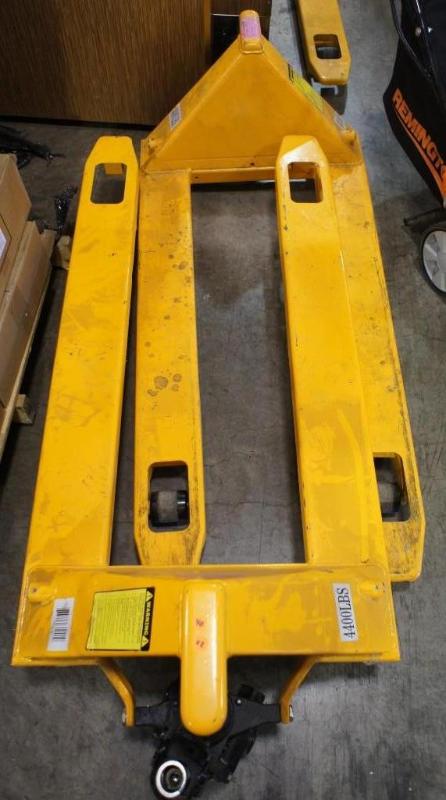 lot 40 image: Lot of (2) pallet jacks  capacity ...