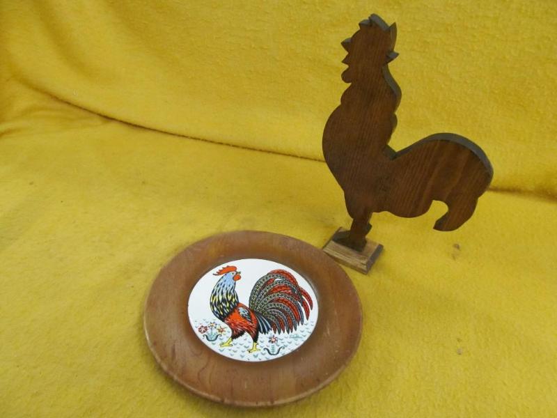 2 Chickens - 10&quot Diameter Tile...