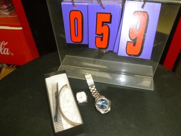 Box of misc watches and bands. 1 mi...