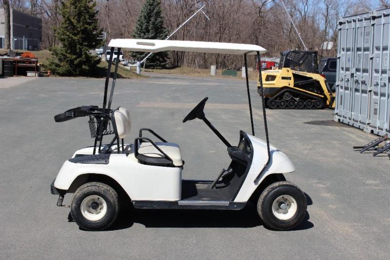 lot 5 image: 1999&nbspEZ-Go  Golf Cart Mo...