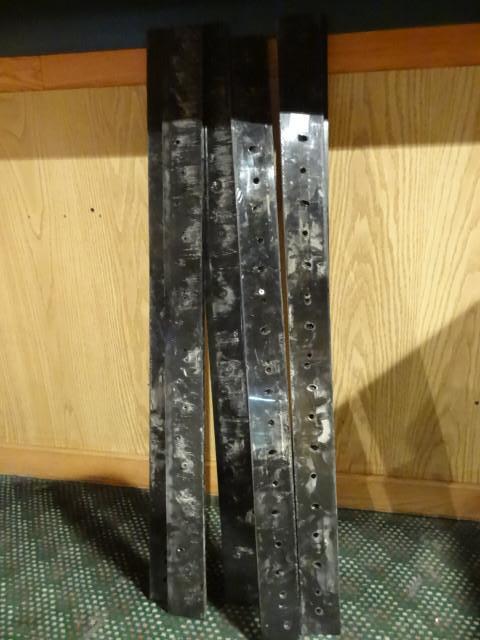 Poly pieces. 42 x 3. 6 pices...