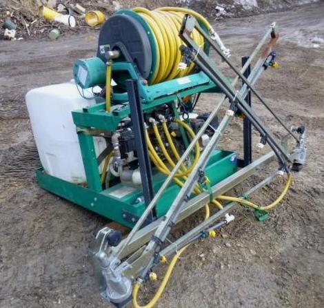 lot 14 image: Lesco Skid Load Commercial Fertiliz...