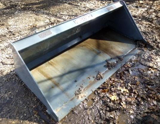 lot 17 image: Versatech Brand Universal Mount Bob...