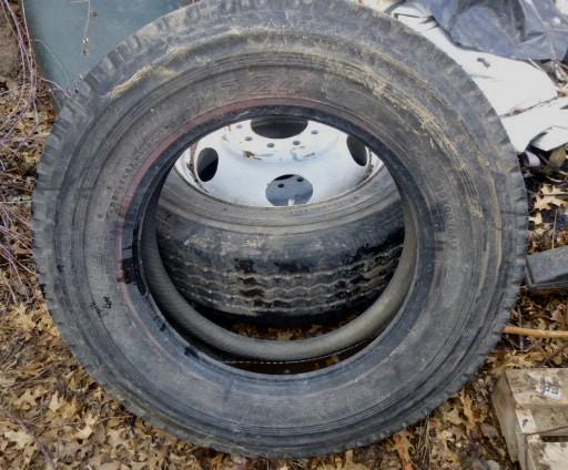 lot 22 image: Bridgestone Truck Tire    Size 245...