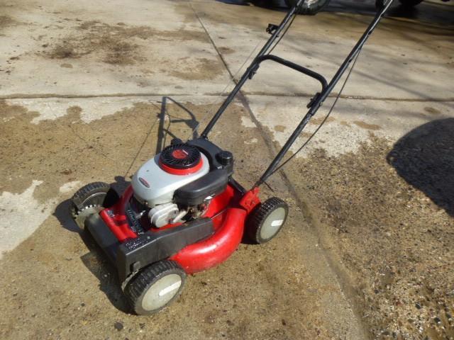 lot 27 image: Murray 2 N 1 Power Propelled Mulch ...