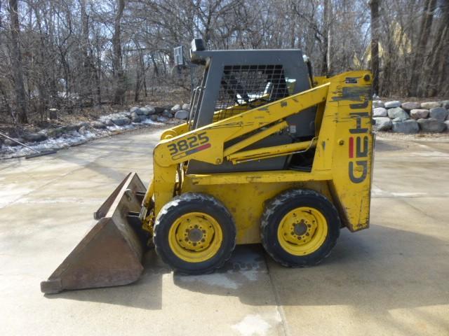 lot 3 image: Late 1990s Model Gehl 3825 Bobcat ...
