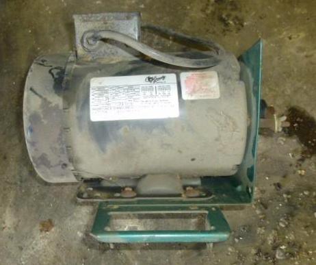 lot 38 image: Grizzly Brand 1 12 hp Electric Mot...