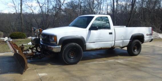 lot 6 image: 2000 Chevrolet K3500&nbsp4 x 4 Pic...