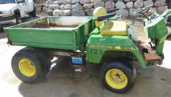 lot 8 image: 1998 John Deere 1800 Utility Work C...