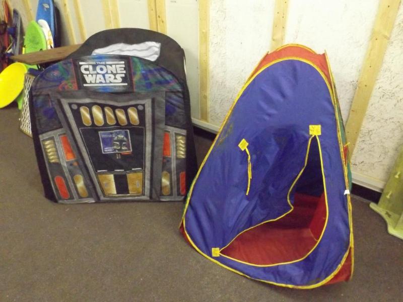 lot 100 image: This lot includes 2 Play Pop Up Hut...