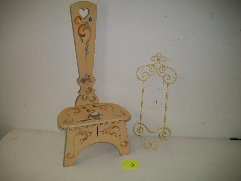 lot 12 image: Cool stool by &quotHester" wi...