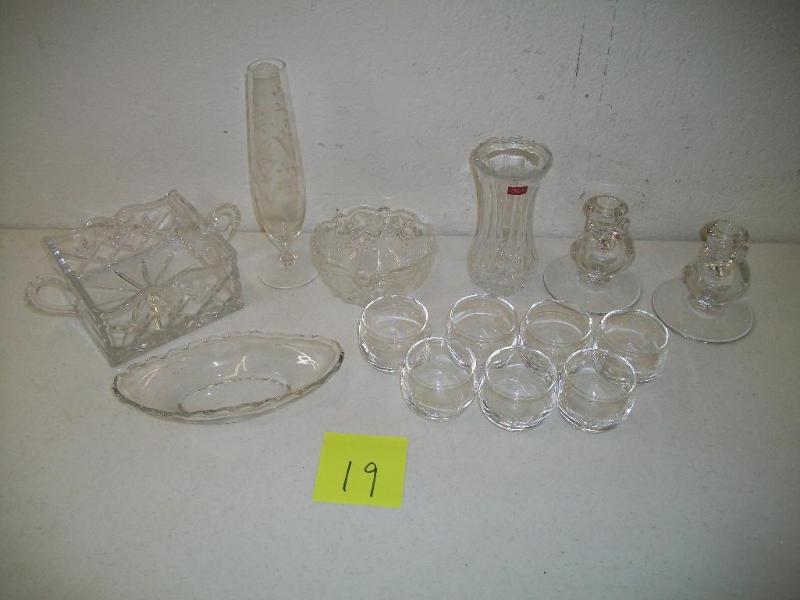 lot 19 image: This lot includes 7 snifters, 2 can...