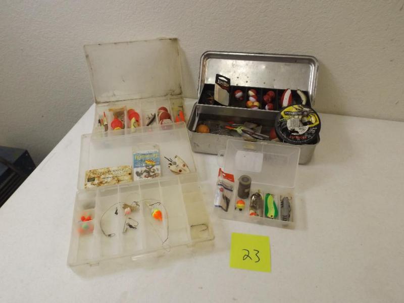 lot 23 image: All oldvintage fishing stuff. ...