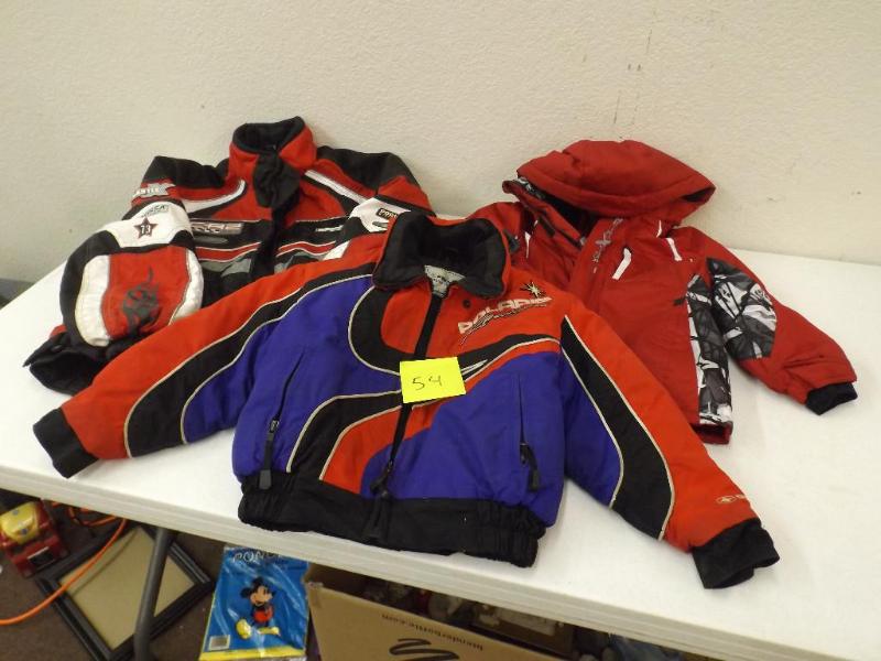 lot 54 image: &quotCastle Race wear" size y...