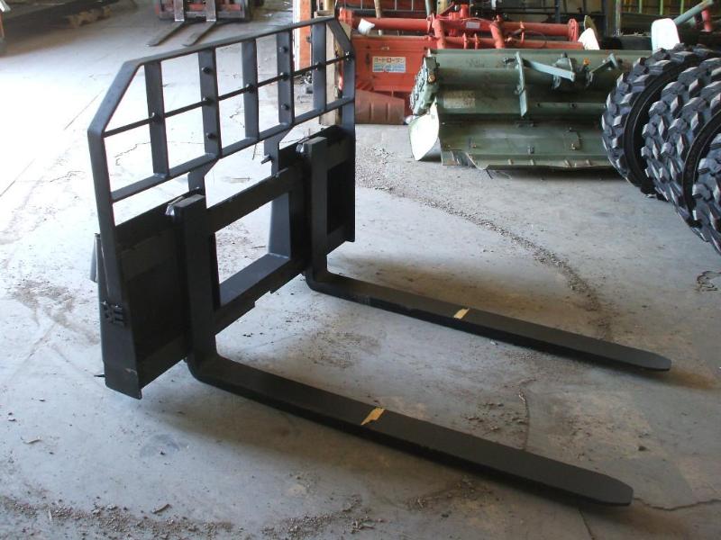 A brand new Skid Steer pallet fork ...